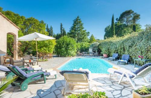 Peymeinade Villa | Villa Mas des Fleurs by Villa Plus