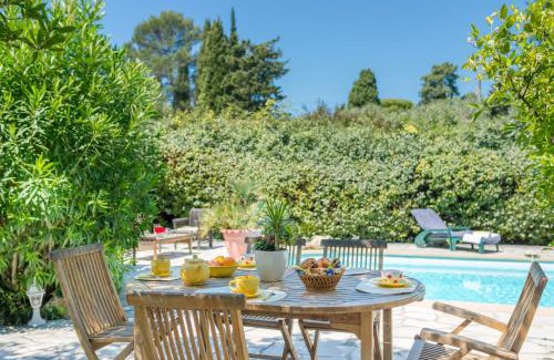 Peymeinade Villa | Villa Mas des Fleurs by Villa Plus