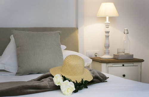El Mas Trempat Villa | Villa 'Masia Roca Rodona' with Mountain View, Wi-Fi and Air Conditioning