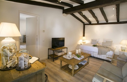 El Mas Trempat Villa | Villa 'Masia Roca Rodona' with Mountain View, Wi-Fi and Air Conditioning