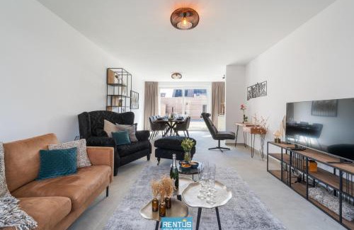 Middelkerke House | Villa Mater Maris - with large garden and garage