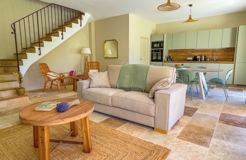 Goult Villa | Villa Mathilde, a 3-star furnished holiday home in the heart of Goult