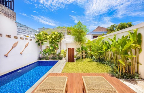 Berawa Villa | Villa Maya - 4BDR with private Pool & Garden