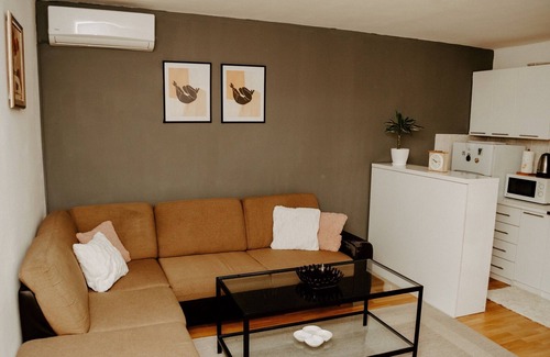 Hodbina House | VIlla Maya - Two Bedroom House with Swimming Pool