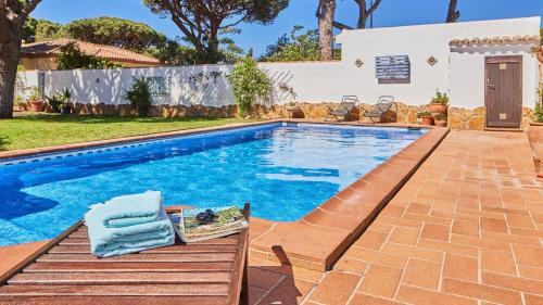 Los Gallos-Cerromolino Villa | Villa Maymonis Chiclana de la Frontera by Ruralidays