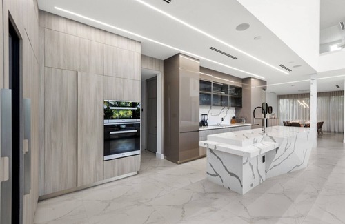 Northeast Miami Apartment | Villa Medici-Unique and Modern smart home
