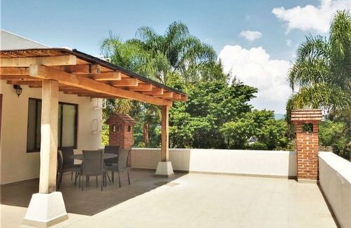 Jocotepec House | Villa Meli 2 by Kivoya