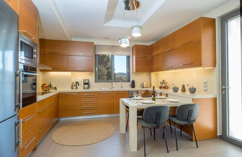 Potistiria House | Villa Merlin Summary: