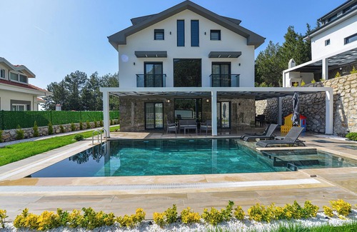 Oludeniz Villa | VILLA MEYSA 4-bedroom Fethiye