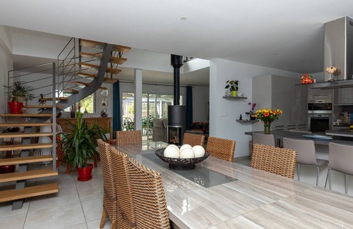 Mimizan-Plage Villa | VILLA MIMIZAN PLAGE, 5 BEDROOMS, 10 PERSONS, SWIMMING POOL, JACCUZI, 300 m away