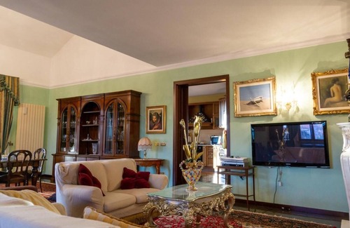 Mosciano Sant'Angelo Bed & Breakfast | Villa Monaco: Double Room in Villa with Pool, Hot Tub