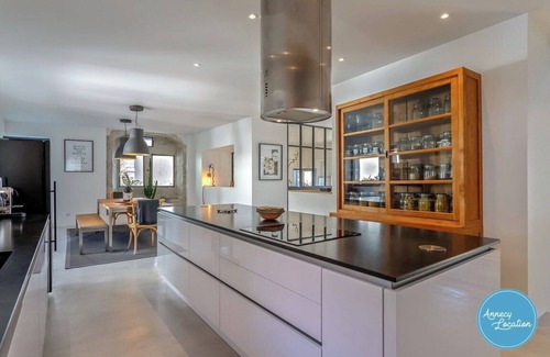 Veyrier-du-Lac Villa | Villa Mont Baron – Lake View & 4 Suite Bedroom
