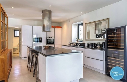 Veyrier-du-Lac Villa | Villa Mont Baron – Lake View & 4 Suite Bedroom