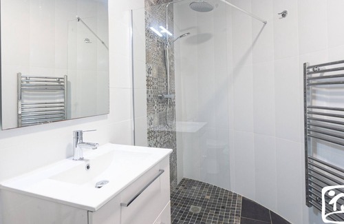 Paichi Villa | Villa MORAIRA HILL by Abahana Villas