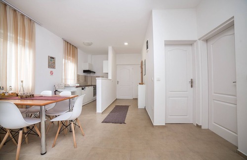 Novi Beograd House | VILLA MY GARDEN Apartment WHITE