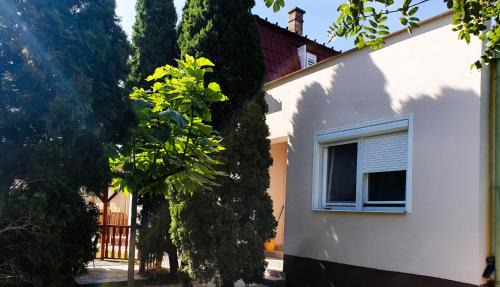 Balatonlelle Apartment | Villa Napsugár