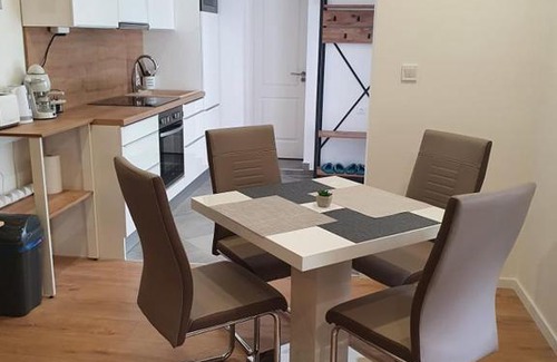 Pecs Apartment | VILLA NEAPOLiS