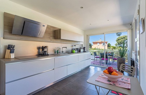 Le Brusc Villa | Villa near the sea with swimming pool