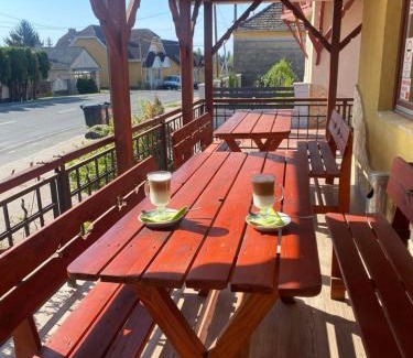 Berzence House | Villa Negra Motel