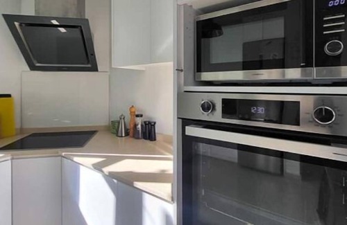 Maroulas Villa | Villa Neuve 2ch/2sdb Dans Village Classé