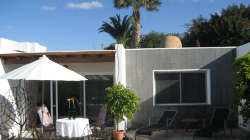 Las Brenas Apartment | Villa Niki mit beheiztem Gemeinschaftspool für 2 Appartments