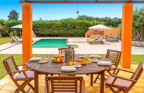 Sarlata Villa | Villa Nostos by Villa Plus