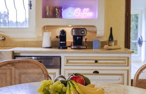 Tourrettes-sur-Loup Villa | Villa Oasis – View, pool & spacious terrace