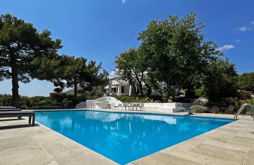 Saronikos Villa | Villa Oasis with Large Pool Athenian Riviera Lagonissi