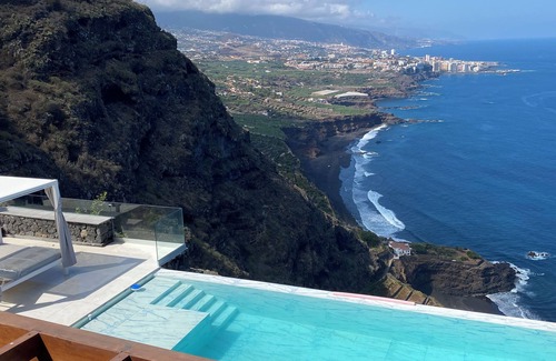 Santa Ursula Villa | VILLA OCEAN II Luxe Infinity heated pool