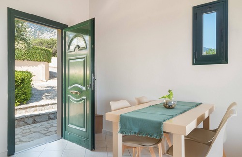 Leivathos Apartment | Villa Olivia with Sea View