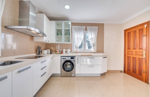 Marbella City Centre Ski Chalet | Villa Olivo Family House
