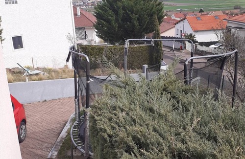 Perignat-les-Sarlieve Villa | Villa on the heights with garden not overlooked