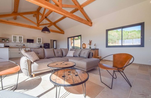 Saint-Medard-d'Excideuil House | Villa on Historic Dordogne