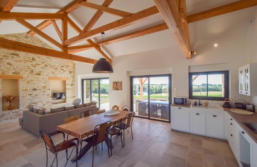 Saint-Medard-d'Excideuil House | Villa on Historic Dordogne