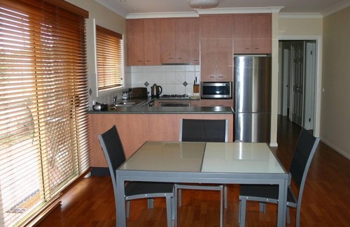 Albury House | Villa on Nathan Central Albury