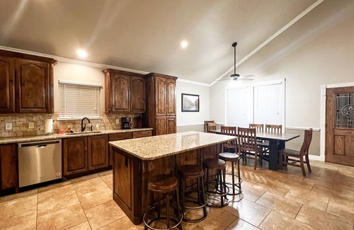 New Braunfels House | Villa on River Road - First House Front Row - Tube from your Front Door!
