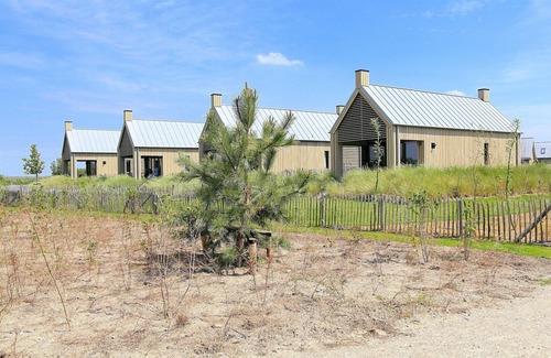 Tholen House | Villa on Waterfront with Stunning Design