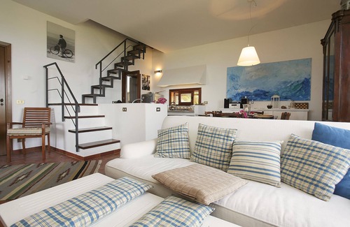 Scopello Villa | Villa Papillon - to experience a beach holiday for free.