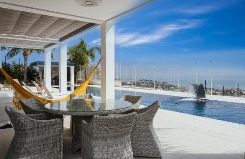 Pinares de San Anton Villa | Villa Palacio Nazari