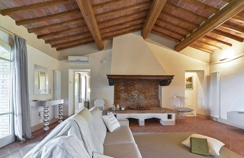 Palaia Villa | Villa Palaia a stunning villa with p/pool surrounded by seven hectares of olive grove close to ...