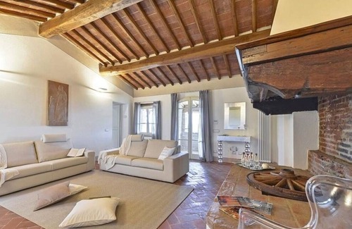 Palaia Villa | Villa Palaia a stunning villa with p/pool surrounded by seven hectares of olive grove close to ...