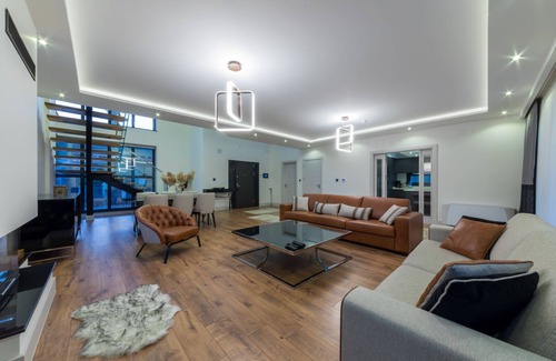 Icmeler Villa | Villa Palmiye Icmeler Daily Weekly Rentals