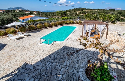 Plaka Villa | Villa Pateo IPS - scenery views, private pool