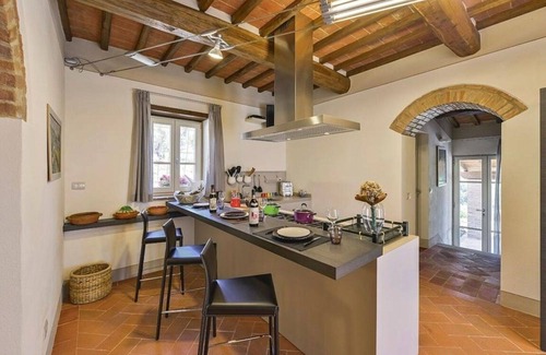 Forcoli Villa | Villa Pellico amazing tuscan villa with p/pool and gym