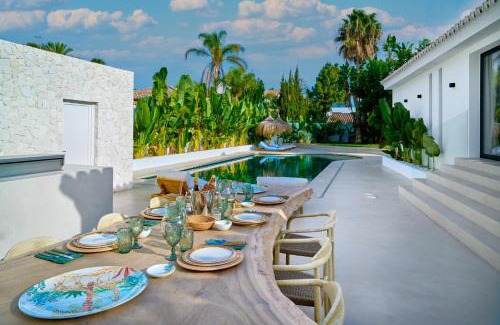 San Pedro de Alcantara Villa | Villa Peman Luxurious Beachside Villa