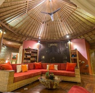 Beraban Bed & Breakfast | Villa Pilou Boutique Hotel