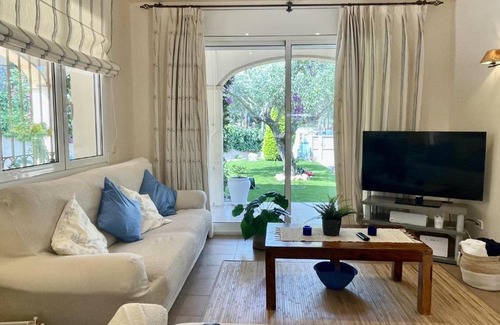 Pals Villa | Villa Pineda 5