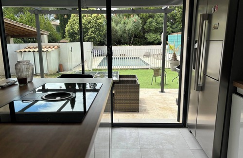 Clarensac Villa | Villa Piscine Netflix