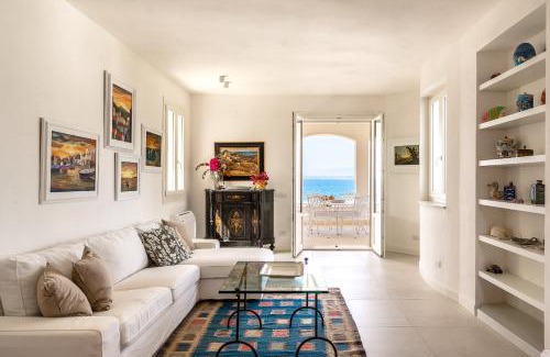 Plemmirio Villa | Villa Plemmiria with Private Access to the Sea by Wonderful Italy