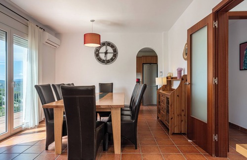 Vidreres Villa | Villa 'Pollancre' with Wi-Fi and Air Conditioning